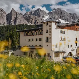 Passo Tre Croci Cortina 3*, 科尔蒂纳丹佩佐 意大利